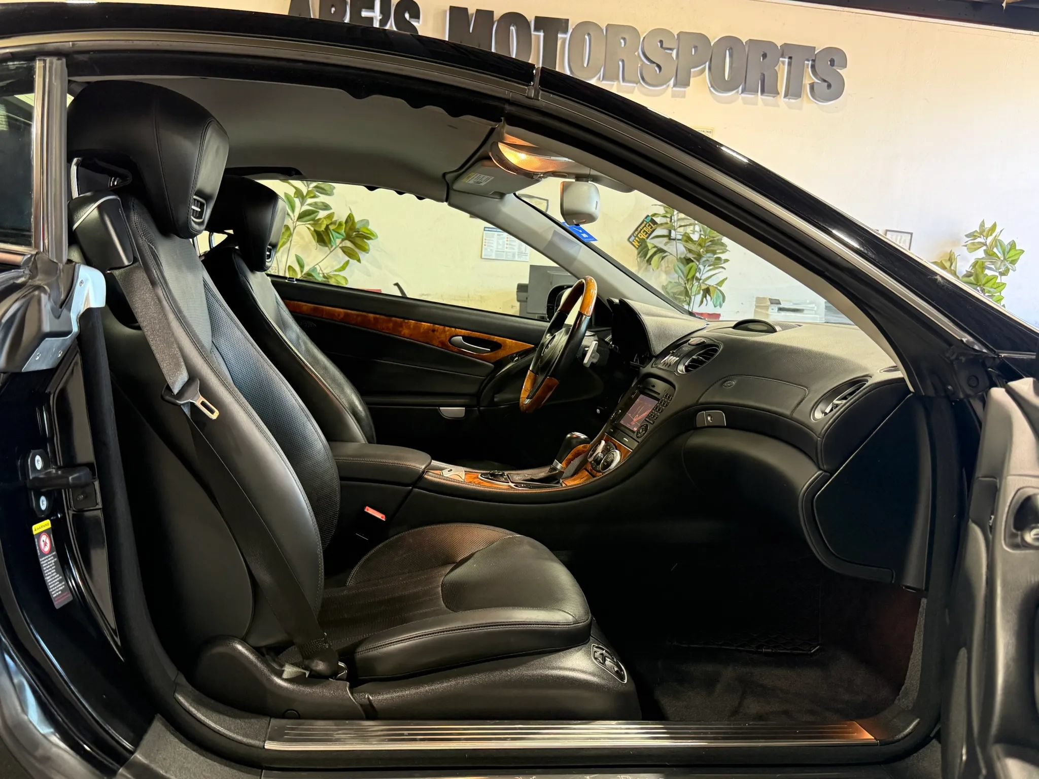 Used 2009 Mercedes-Benz SL 550 image 23