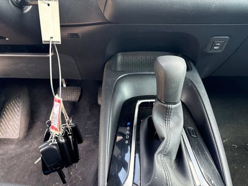 Used 2025 Toyota Corolla LE FWD image 19