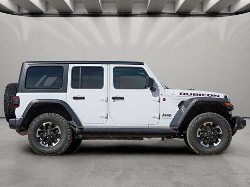 Used 2025 Jeep Wrangler Unlimited Rubicon image 6