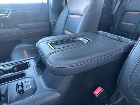 Used 2022 GMC Sierra 1500 AT4 w/ AT4 Premium Package AWD/4WD image 12