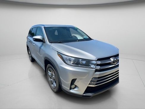 Used 2017 Toyota Highlander Limited Platinum AWD/4WD image 5