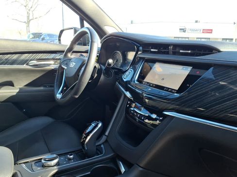 Used 2023 Cadillac XT6 Premium Luxury w/ Technology Package image 23