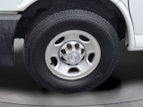 Used 2019 Chevrolet Express 2500 w/ Driver Convenience Package image 18