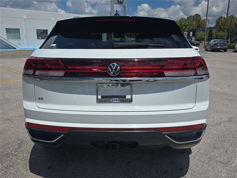 Used 2025 Volkswagen Atlas Cross Sport SE FWD image 4
