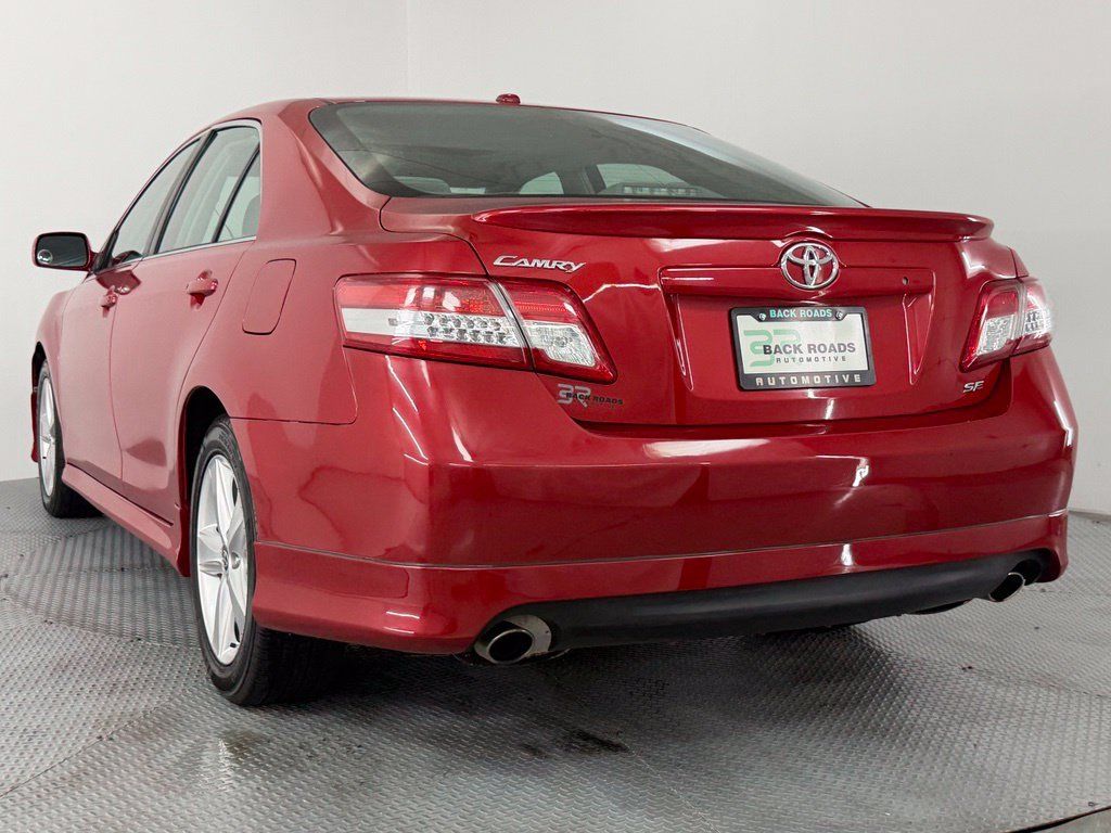 Used 2011 Toyota Camry SE w/ SE Extra-Value Pkg #1 FWD image 7