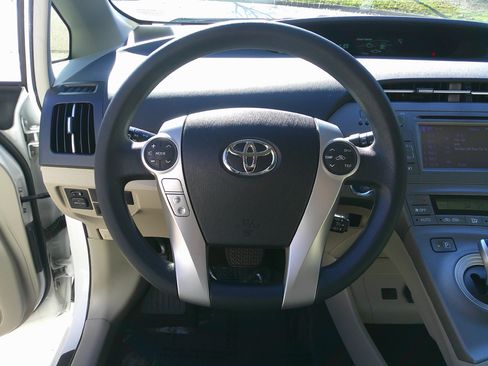 Used 2015 Toyota Prius Two image 23
