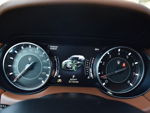 Used 2021 Maserati Levante AWD/4WD image 34