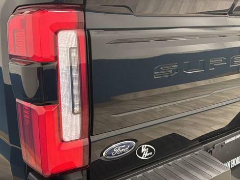 Used 2025 Ford F250 Platinum AWD/4WD image 44