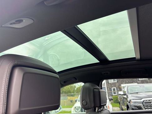 Used 2022 Porsche Macan image 9