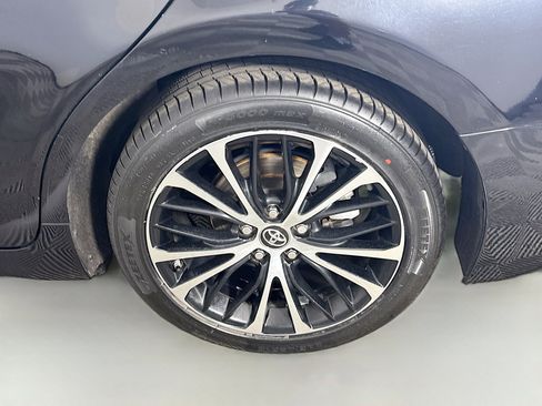 Used 2019 Toyota Camry SE image 36