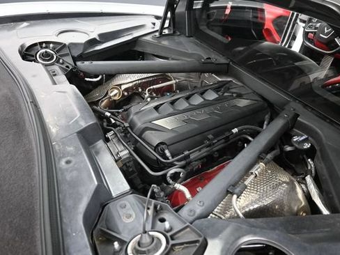 Used 2022 Chevrolet Corvette Stingray Premium Cpe w/ Z51 Performance Package RWD image 22