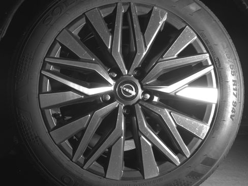 Used 2025 Nissan Altima 2.5 SV image 14