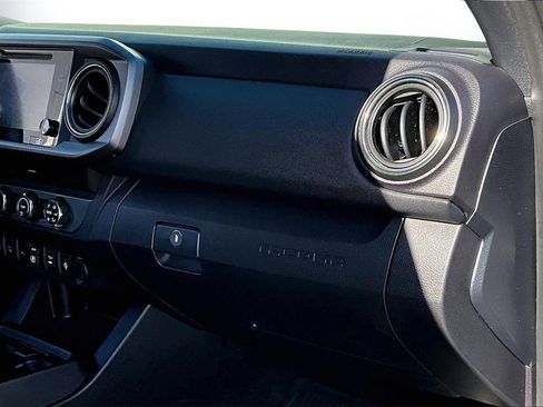 Used 2019 Toyota Tacoma TRD Off-Road w/ Technology Package image 18