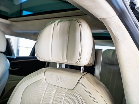 Used 2020 Bentley Flying Spur W12 image 40