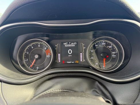 Used 2019 Jeep Cherokee Latitude w/ Popular Appearance Group FWD image 19