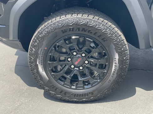 New 2026 GMC Canyon Elevation w/ Convenience Package RWD image 30