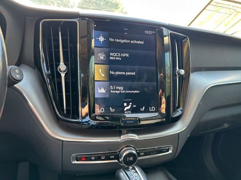 Used 2020 Volvo XC60 T5 Momentum image 31