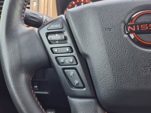Used 2023 Nissan Titan PRO-4X w/ Pro-4x Convenience Package AWD/4WD image 17