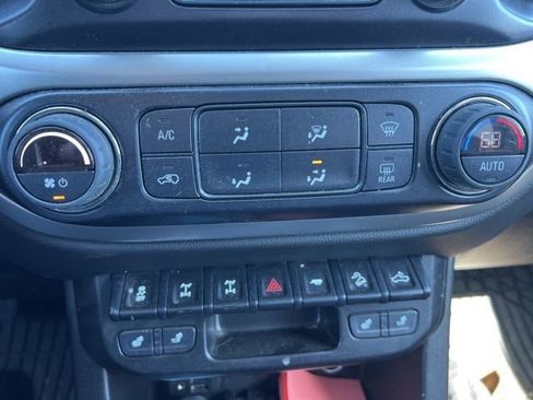 Used 2022 Chevrolet Colorado ZR2 image 40