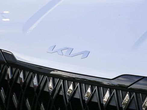 New 2026 Kia Carnival FWD image 6