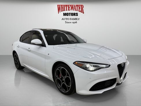 Used 2022 Alfa Romeo Giulia Ti image 5