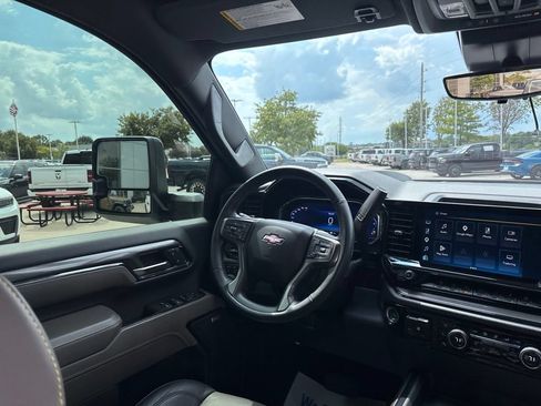 Used 2024 Chevrolet Silverado 2500 ZR2 w/ Technology Package AWD/4WD image 48