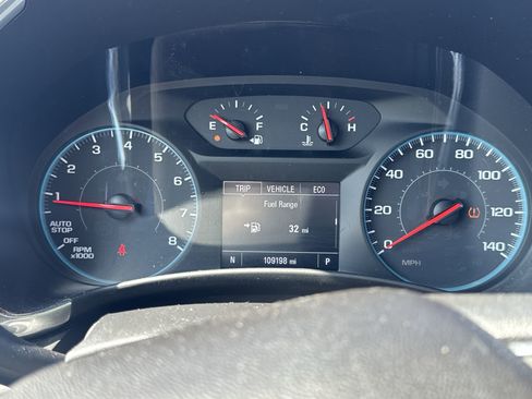 Used 2018 Chevrolet Equinox LS image 15