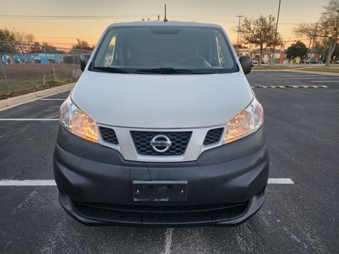 Used 2020 Nissan NV200 S image 2