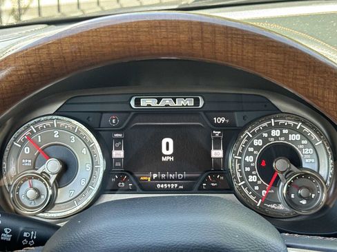 Used 2019 RAM 1500 Limited AWD/4WD image 17