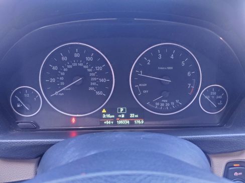 Used 2015 BMW 320i Sedan RWD image 11