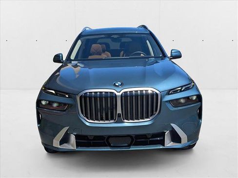 Used 2026 BMW X7 xDrive40i w/ Premium Package image 5