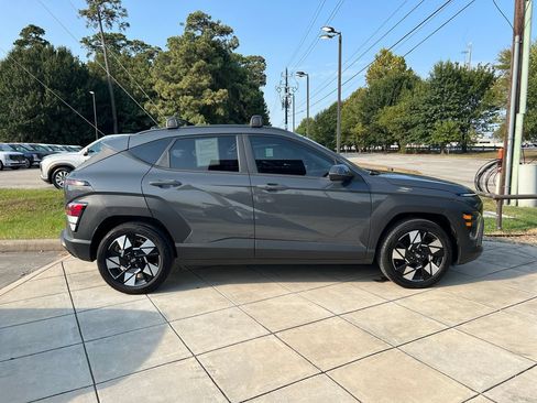 Used 2024 Hyundai Kona SEL FWD image 4