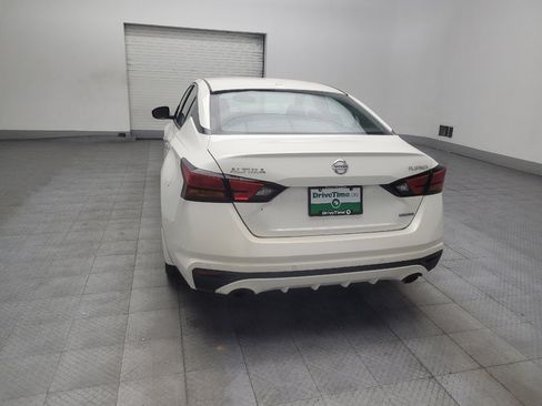 Used 2020 Nissan Altima 2.0 Platinum FWD image 6