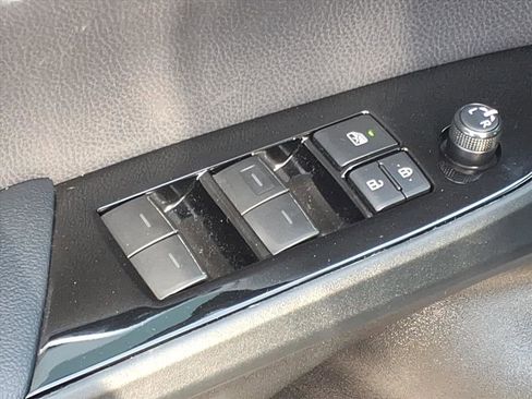 Certified 2020 Toyota Prius Prime XLE image 18