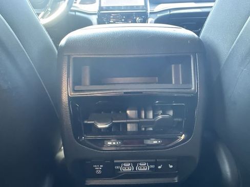 Used 2023 Jeep Grand Cherokee Limited image 22