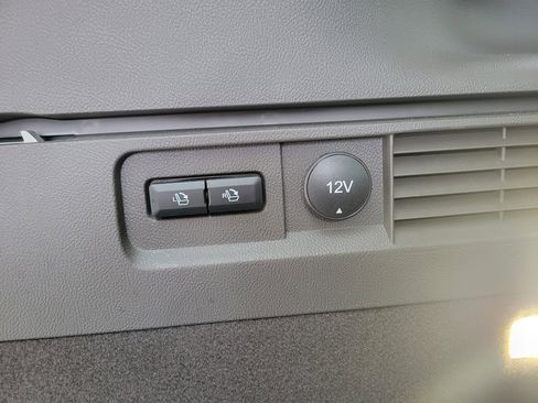 Certified 2023 Lincoln Nautilus Reserve image 36