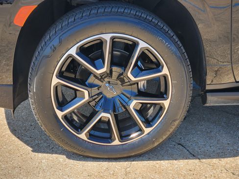 Used 2023 Chevrolet Tahoe Premier w/ Texas Edition AWD/4WD image 32