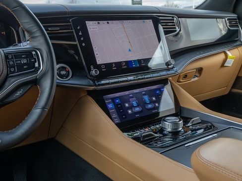 Used 2024 Jeep Grand Wagoneer Series III w/ Rear Seat Video Group 1 image 22