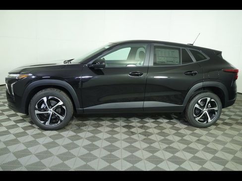 New 2026 Chevrolet Trax RS image 2