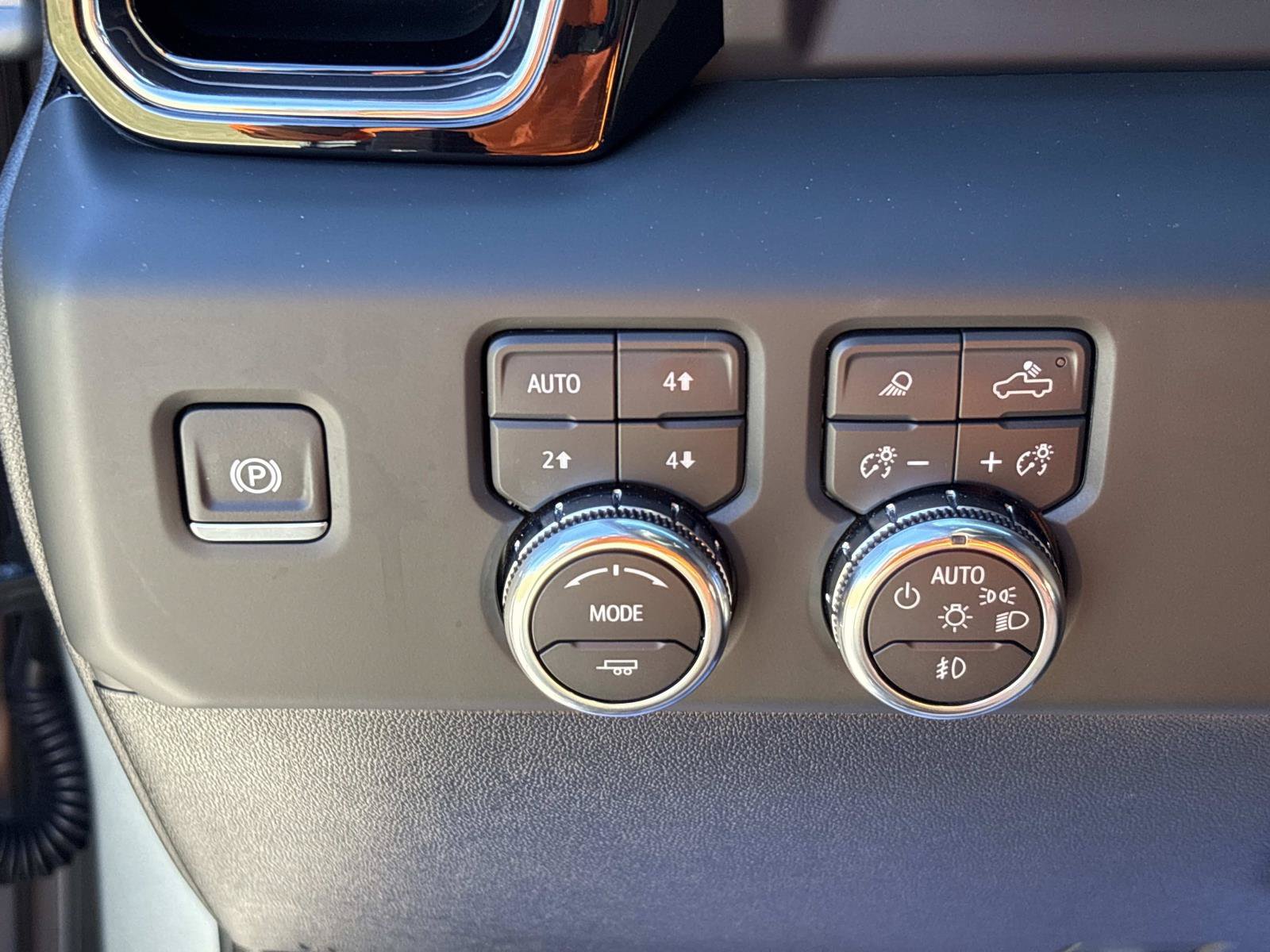 Used 2024 GMC Sierra 2500 Denali Ultimate AWD/4WD image 20