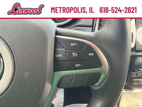 Used 2021 Jeep Grand Cherokee Laredo X AWD/4WD image 17