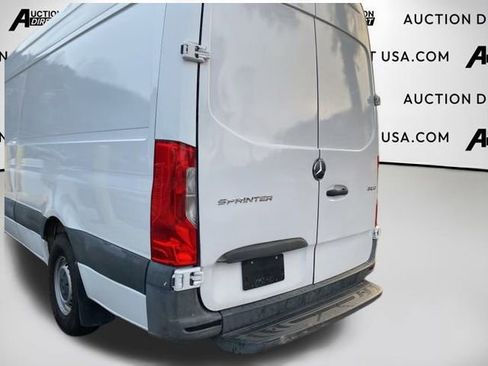 Used 2021 Mercedes-Benz Sprinter 2500 image 17