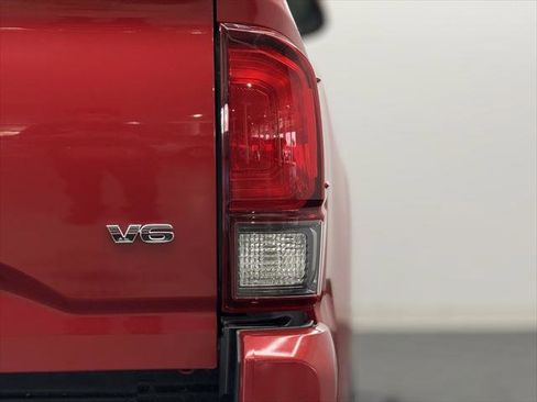 Certified 2022 Toyota Tacoma SR image 7