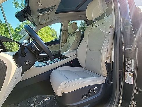 Certified 2026 Genesis GV70 2.5T Select AWD/4WD image 9