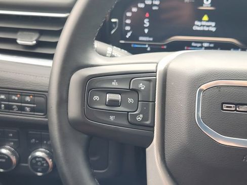 Used 2024 GMC Yukon XL Denali AWD/4WD image 28