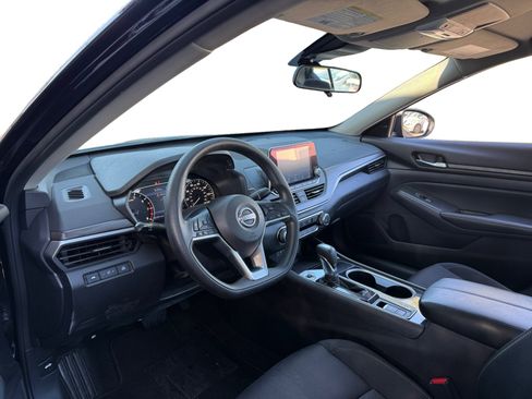 Used 2024 Nissan Altima 2.5 SV AWD/4WD image 9