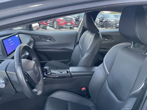 Used 2023 Toyota Prius XLE image 14