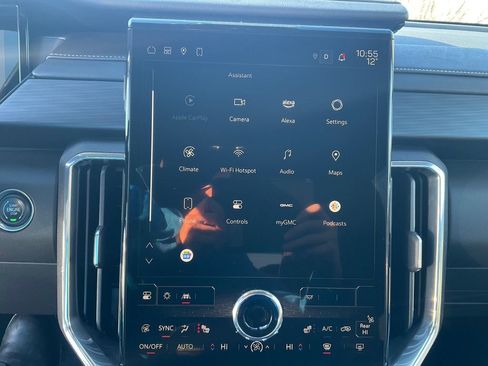 Used 2024 GMC Acadia Elevation image 12