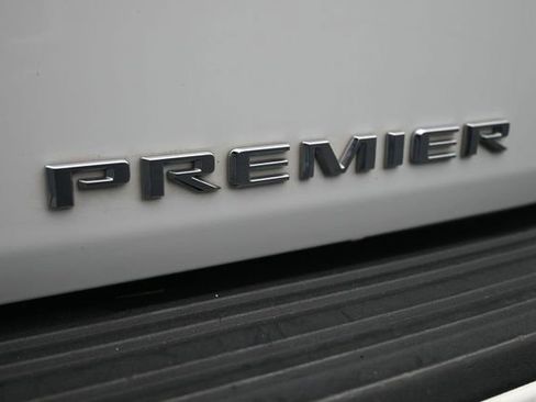 Used 2021 Chevrolet Tahoe Premier w/ Premium Package AWD/4WD image 11