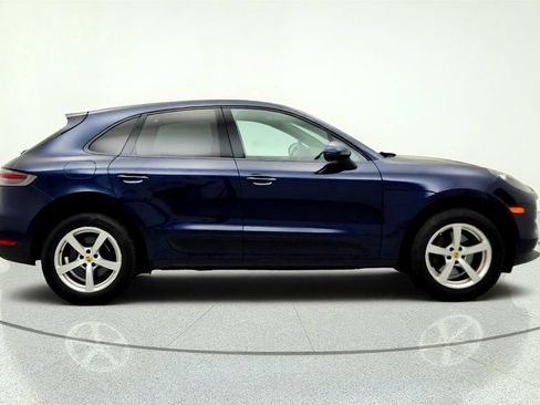 Used 2020 Porsche Macan w/ Premium Package Plus AWD/4WD image 4